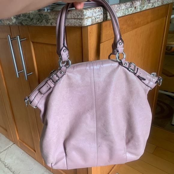 Coach purse beige with a hint of pink , looks beige not pink very good condition - Picture 3 of 6